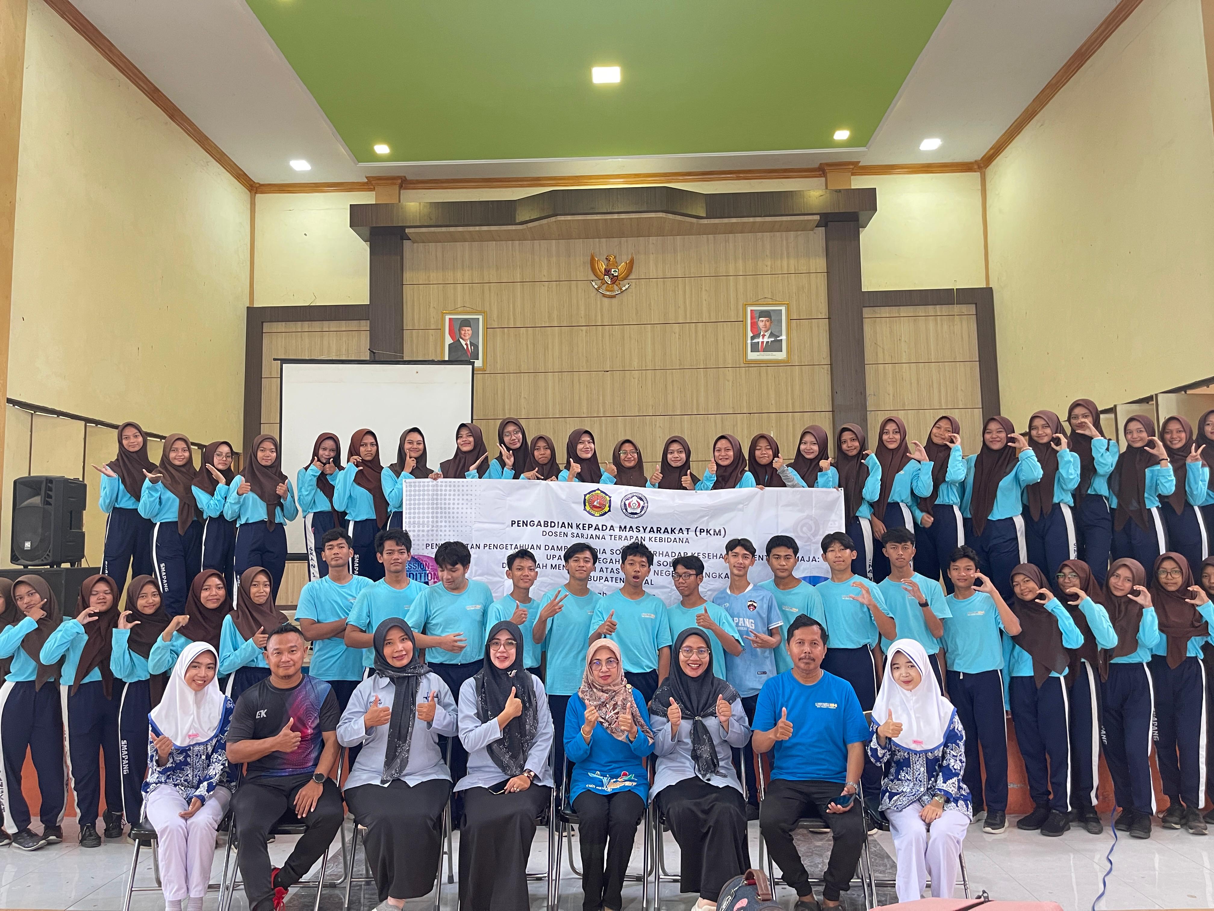 Poltek Tugu Tingkatkan Kesadaran Kesehatan Mental Remaja Melalui Edukasi Media Sosial di SMAN 1 Pangkah